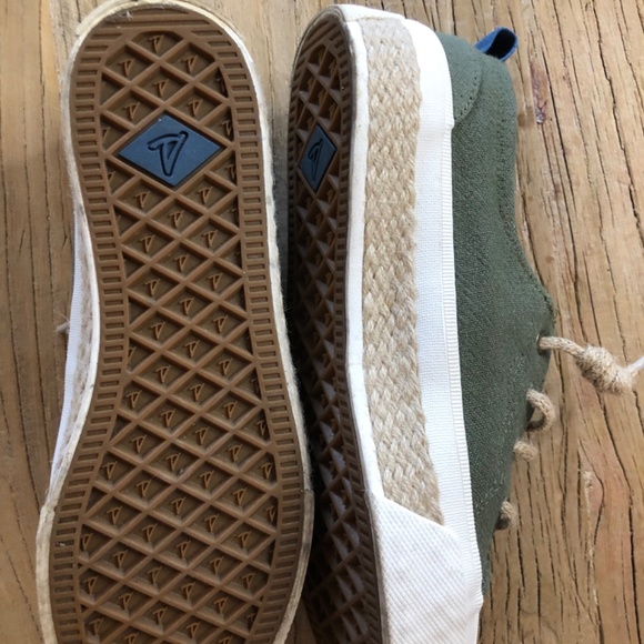 As good as new 
Look vintage sperry top siders en toile - Picture 2 of 5